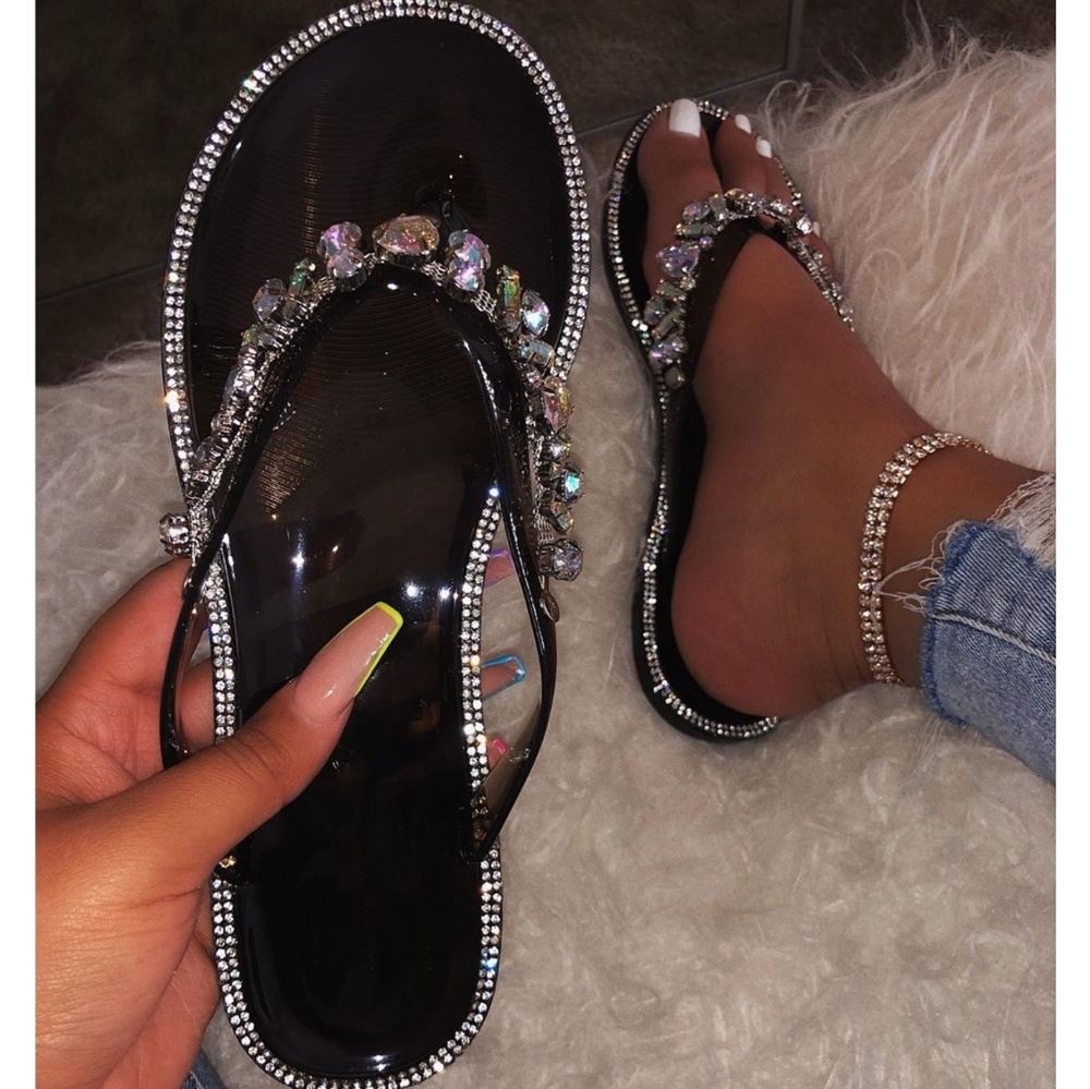 ๐๐๐จ๐ฉ ๐๐๐ฏ 6๐Blk Diamond Embellished Sandal - Picture 1 of 7
